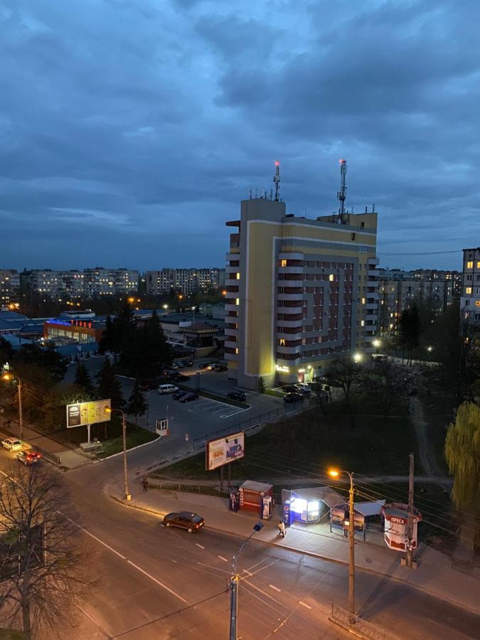 Люкс Апартаменти Район Автовокзалу В Жкарена Та Жк Great House Поблизу Обласноі Лікарні Rivne Eksteriør billede