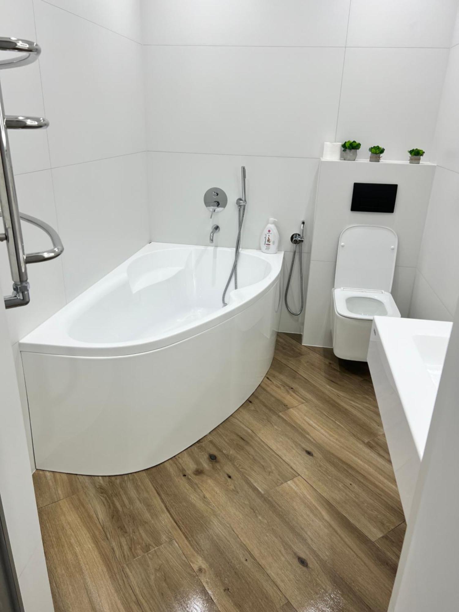 Люкс Апартаменти Район Автовокзалу В Жкарена Та Жк Great House Поблизу Обласноі Лікарні Rivne Eksteriør billede