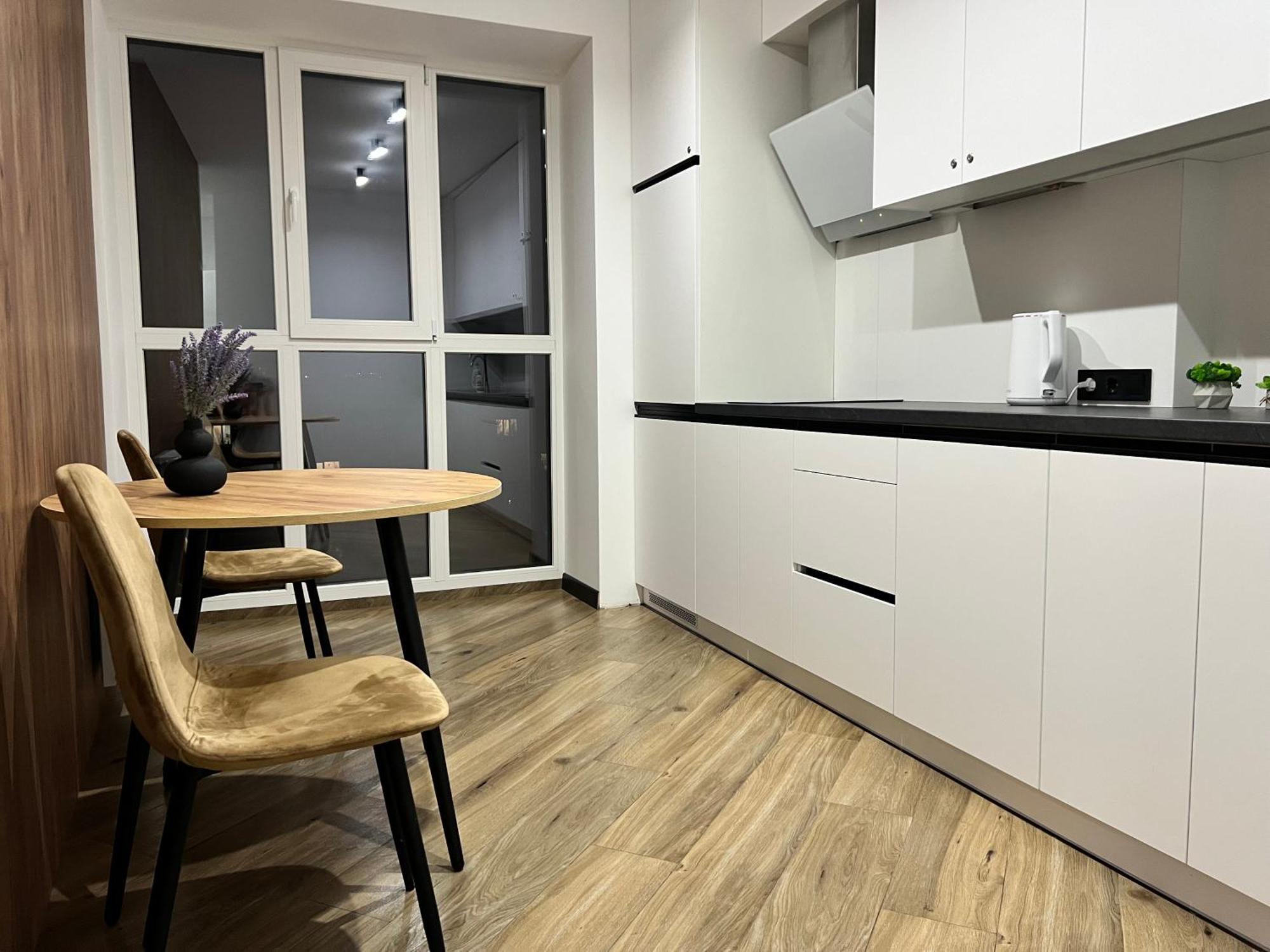 Люкс Апартаменти Район Автовокзалу В Жкарена Та Жк Great House Поблизу Обласноі Лікарні Rivne Eksteriør billede