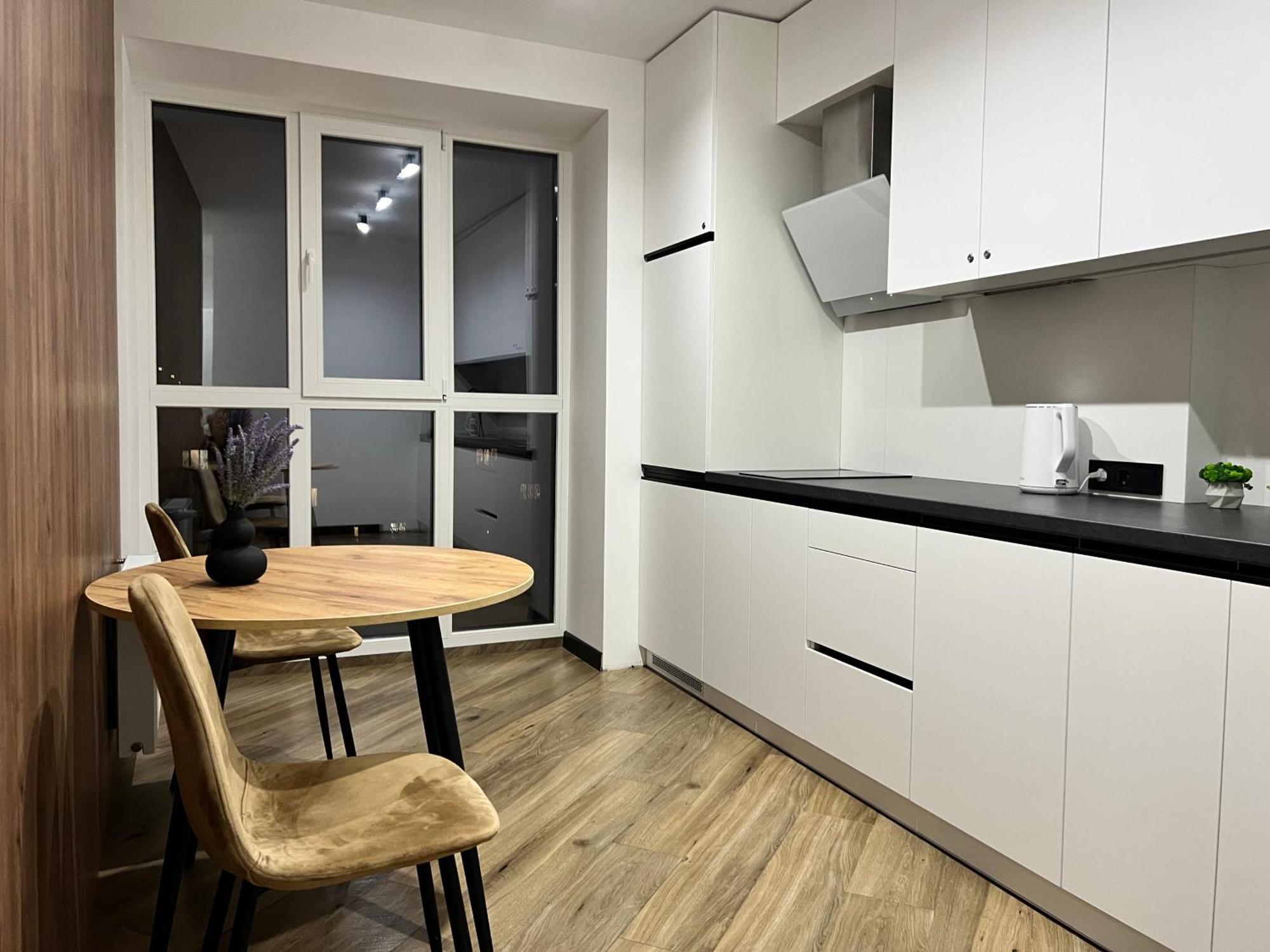 Люкс Апартаменти Район Автовокзалу В Жкарена Та Жк Great House Поблизу Обласноі Лікарні Rivne Eksteriør billede