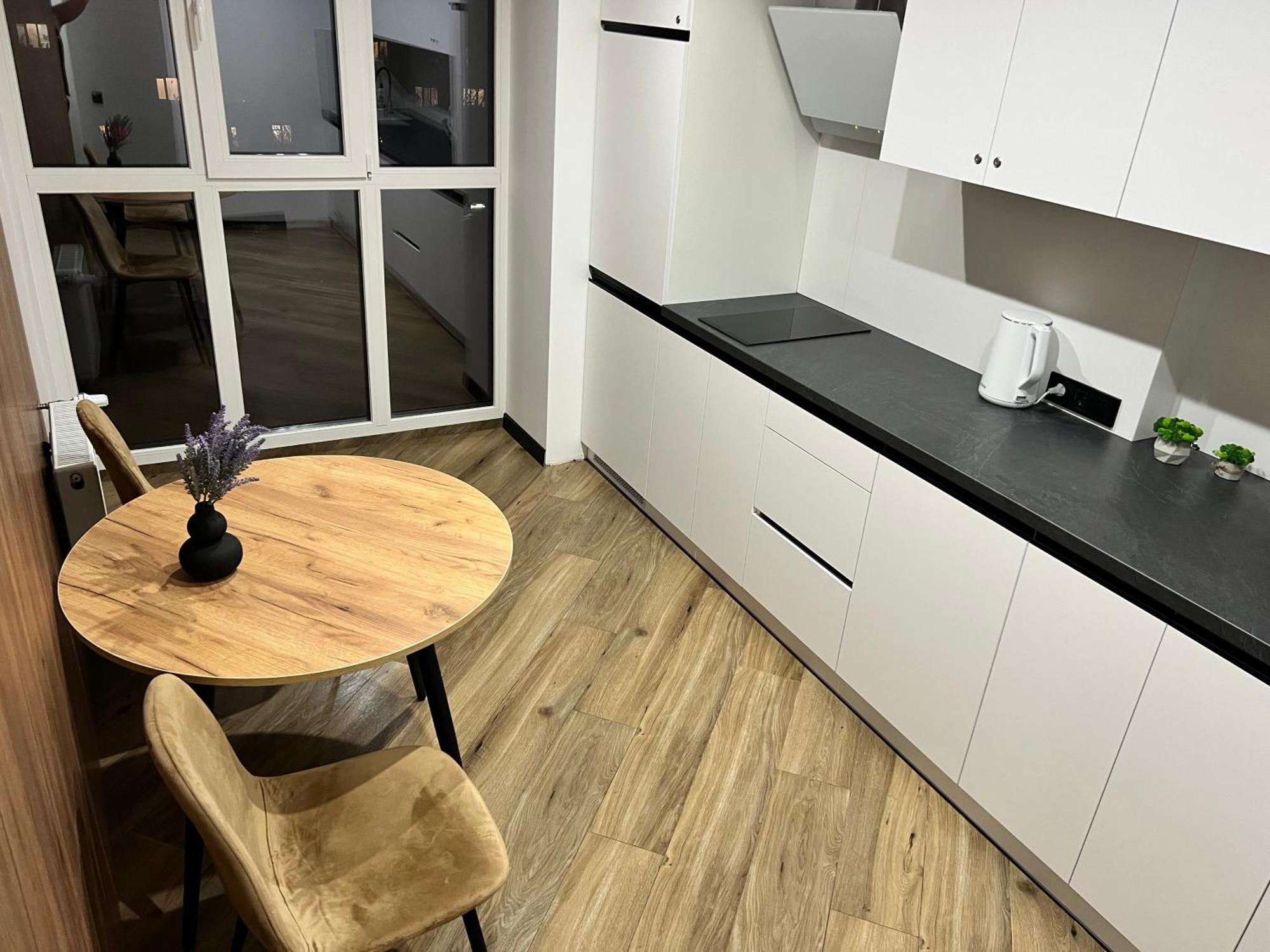 Люкс Апартаменти Район Автовокзалу В Жкарена Та Жк Great House Поблизу Обласноі Лікарні Rivne Eksteriør billede